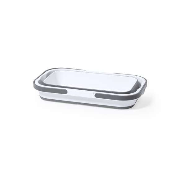 Cesta nevera para picnic plegable y multifunción. Fabricada en resistente material PP de acabado blanco, con capacidad de 16 litros. Tapa convertible en mesa mediante 2 patas plegables, con soportes para smartphone o tablet y bidón integrados. Incluye 2 asas de transporte plegables en gris. Una vez plegada ocupa poco espacio, ideal para un fácil almacenamiento.