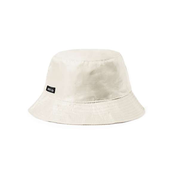 Gorro reversible tipo bob de alta calidad. Exterior fabricado en resistente poliéster RPET. Interior en suave y cálido polar fleece con tratamiento anti-pilling. Distintivo RPET en etiqueta exterior y disponible en variada gama de colores.El material RPET se elabora a partir de plástico reciclado, para así fomentar la reutilización de residuos plásticos y ayudar a la sostenibilidad del planeta.