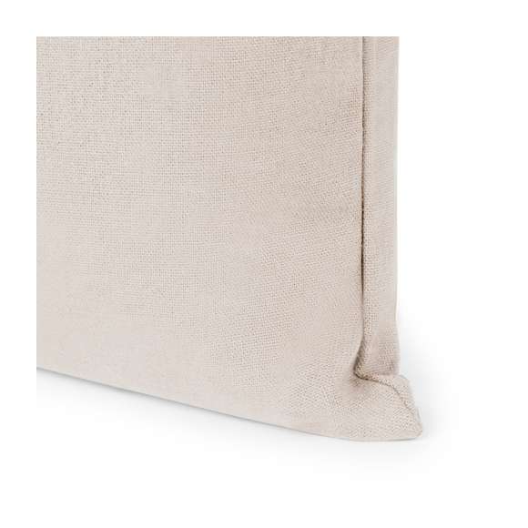 Bolsa fabricada en algodón 100%, de acabado natural y en 140g/m2. De acabado cosido, con fuelle en base y asas largas reforzadas (70 x 2,5 cm). Resistencia hasta 6 kg de peso.