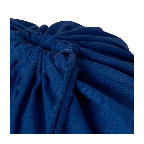 Mochila de cuerdas de línea nature fabricada en 100% algodón orgánico de 120g/m2. Compartimento principal con cordones en algodón y etiqueta exterior con distintivo algodón orgánico. Disponible en variada gama de colores.  Con certificación GOTS (Global Organic Textile Standard, ó Norma Mundial de Textiles Orgánicos) que garantiza que los tejidos están hechos de fibras orgánicas.