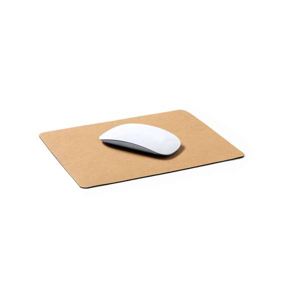 Alfombrilla para ratón línea nature fabricada en papel reciclado. Con forma rectangular y base antideslizante en silicona.