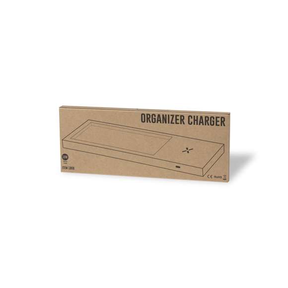 Cargador organizador inalámbrico 10W, fabricado en cartón reciclado y con espacio de almacenaje para artículos de escritorio. Compatible con dispositivos equipados con tecnología de carga inalámbrica Qi, con indicador LED de estado de carga y cable de carga Tipo C incluido. Presentado en caja individual de diseño kraft, con manual de instrucciones en español e inglés.Fabricado conforme a los estándares RoHS y en cumplimiento con los siguientes requisitos de seguridad:Sistema de protección contra sobrecalentamiento.Sistema de protección contra sobrecarga.Sistema de bloqueo para evitar cortocircuitos.