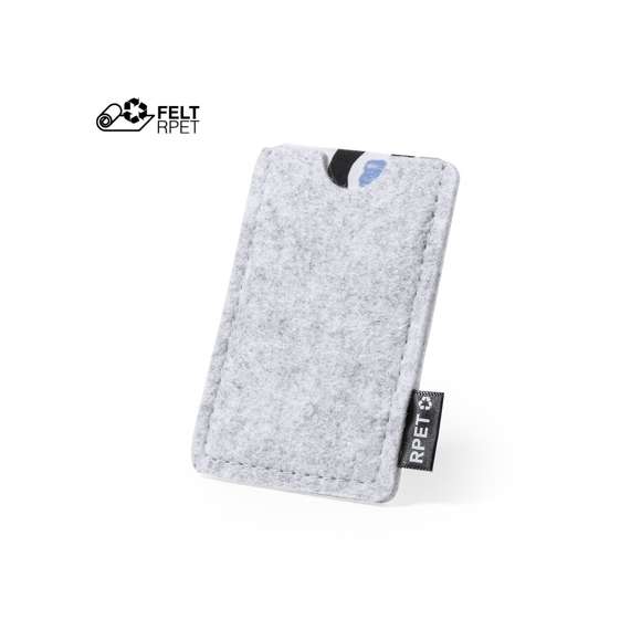 Elegante tarjetero fabricado en resistente fieltro RPET. De acabado cosido y con compartimento con muesca para fácil acceso a las tarjetas. Con distintivo fieltro RPET en la etiqueta exterior. El fieltro RPET es fruto de la combinación del proceso de reciclaje de materiales plásticos junto con la técnica milenaria de fabricación del fieltro, dando como resultado un material de eco-tendencia que, además de ser de origen reciclado, también se convierte en reciclable.