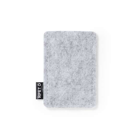 Elegante tarjetero fabricado en resistente fieltro RPET. De acabado cosido y con compartimento con muesca para fácil acceso a las tarjetas. Con distintivo fieltro RPET en la etiqueta exterior. El fieltro RPET es fruto de la combinación del proceso de reciclaje de materiales plásticos junto con la técnica milenaria de fabricación del fieltro, dando como resultado un material de eco-tendencia que, además de ser de origen reciclado, también se convierte en reciclable.