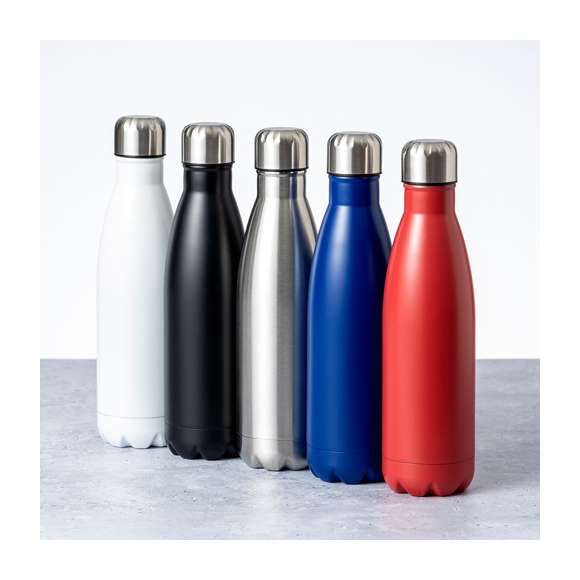 Bidón térmico de 550 ml de capacidad, fabricado en acero inox de doble pared. Con tapón a rosca, libre de BPA y disponible en variada gama de colores satinados. Presentado en caja individual de diseño kraft.Disponible manual de instrucciones en español e inglés.