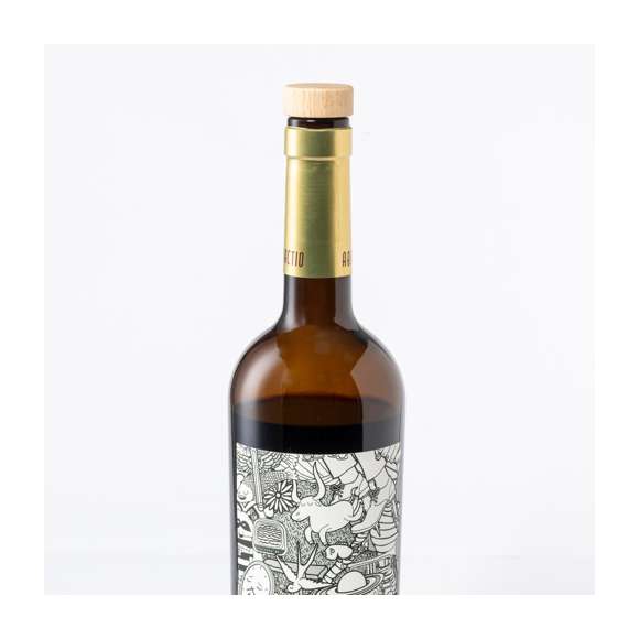 Tapón reutilizable para botella, con parte superior en madera natural y parte inferior hermética.
