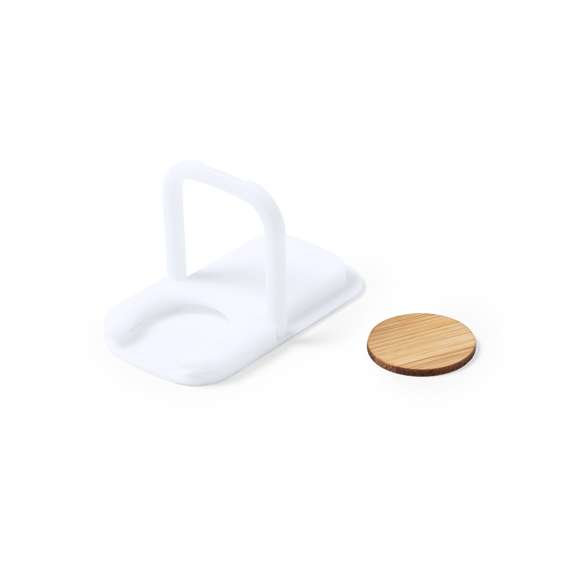 Soporte multifunción para smartphone, con moneda para carro de la compra integrada y anilla/soporte plegable. Cuerpo fabricado en resistente ABS de acabado blanco, con moneda en bambú. Con adhesivo de fijación extra fuerte y libre de residuos al despegarlo del dispositivo.