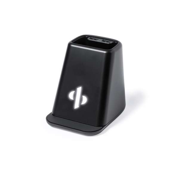 Lapicero multifunción con luz, especialmente diseñado para marcaje en láser e iluminar el logotipo.Con soporte para smartphone y cargador inalámbrico 15W integrado, compatible con dispositivos equipados con tecnología de carga inalámbrica Qi. Incluye 2 salidas USB (5V DC 2A)y cable de carga Tipo C de 150 cm. Base antideslizante y presentado en caja individual de diseño kraft, con manual de instrucciones en español e inglés.Fabricado conforme a los estándares RoHS y en cumplimiento con los siguientes requisitos de seguridad:Sistema de protección contra sobrecalentamiento.Sistema de protección contra sobrecarga.Sistema de bloqueo para evitar cortocircuitos.