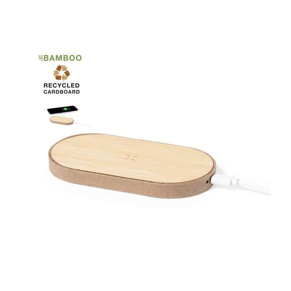 Cargador inalámbrico 10W de línea nature, con base fabricada en cartón reciclado y superficie de carga en bambú. Compatible con dispositivos equipados con tecnología de carga inalámbrica Qi. Con indicador LED de estado de carga y cable de carga Tipo C incluido. Base antideslizante y presentado en caja individual de diseño kraft, con manual de instrucciones en español e inglés.Fabricado conforme a los estándares RoHS y en cumplimiento con los siguientes requisitos de seguridad:Sistema de protección contra sobrecalentamiento.Sistema de protección contra sobrecarga.Sistema de bloqueo para evitar cortocircuitos.