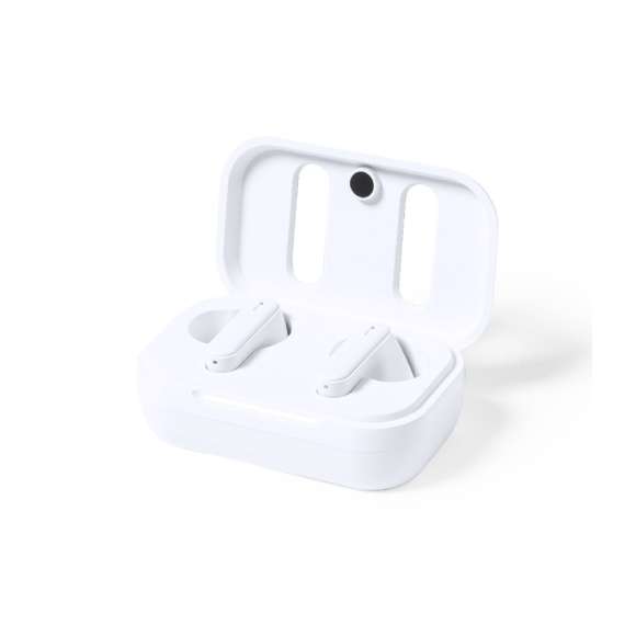Auriculares intraurales Bluetooth®, fabricados en RABS y en elegante color blanco, con la tapa de la base de carga forrada en cuero reciclado.Conexión Bluetooth® 5.1, función manos libres y batería de 30 mAh. De diseño ergonómico, incluyen botón de control táctil integrado en cada auricular y luz LED de estado de carga. Base de carga a juego, con batería de 300mAh. Incluye cable cargador Tipo C y manual de instrucciones en español e inglés. Presentado en caja individual de diseño kraft.El material RABS o ABS Reciclado y el cuero reciclado proceden del reciclado de artículos al final de su vida útil. Los materiales reciclados empleados incorporan la certificación RCS, que garantiza el origen reciclado de los mismos.