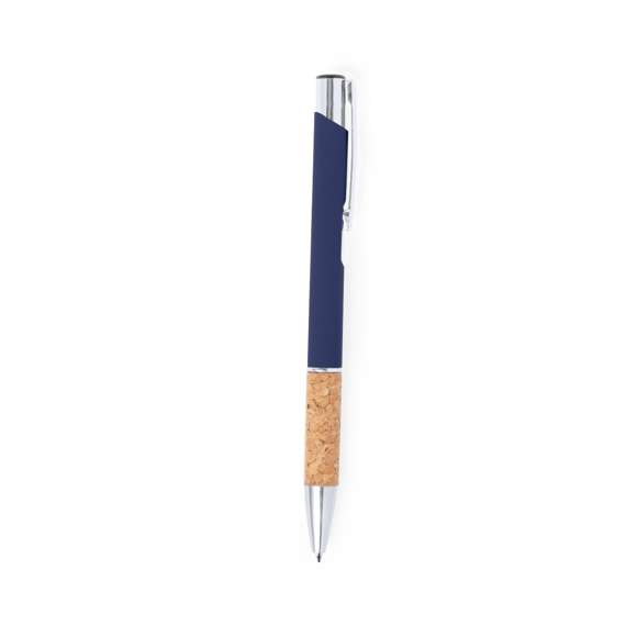 Elegante bolígrafo de línea nature y mecanismo pulsador. Cuerpo en resistente aluminio de acabado goma y empuñadura en corcho, con la caña en una amplia gama de distintivos colores. Clip metálico, con pulsador retráctil y en tinta azul. Presentado en bolsa individual reciclada.Elaborado con elementos vegetales para así fomentar la utilización de materias primas naturales y reducir las emisiones contaminantes.