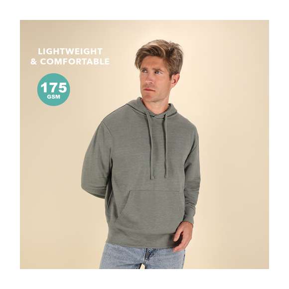 <p>Sudadera ligera unisex con bolsillo canguro y capucha forrada de punto liso, con cordones a juego. Fabricada en combinación de materiales algodón y poliéster de tacto extra suave de 175gsm. Con manga montada, cuello, puños y cintura de punto al tono. Disponible en una amplia variedad de colores efecto bitono, y color natural en efecto liso, que se adaptará a cualquier ocasión. Disponible en tallas XS, S, M, L, XL y XXL.</p>