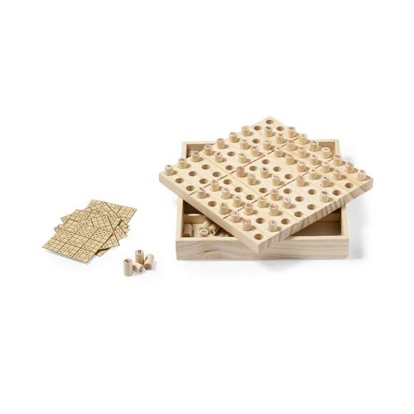 Juego de habilidad sudoku fabricado en resistente madera. Incluye 81 fichas de madera numeradas y 10 cartas. Con reglas del juego en español e inglés. Presentado en estuche de madera con tapa-tablero.