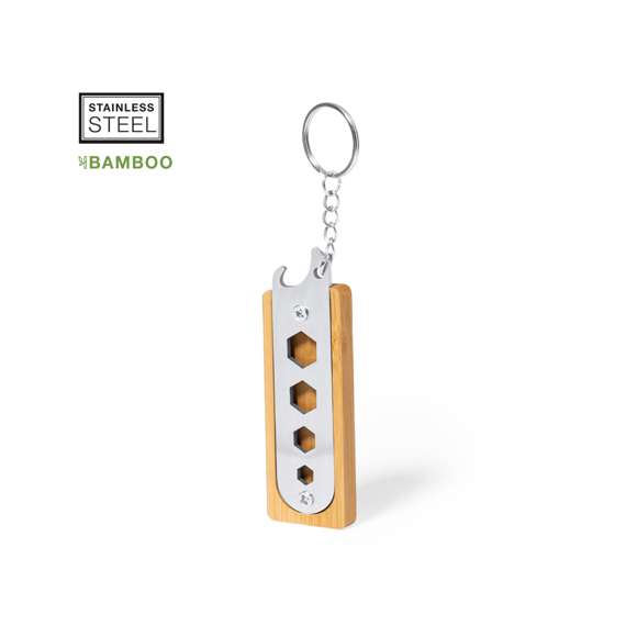 Llavero multiherramienta fabricado en resistente acero inox y bambú. Con práctico conjunto de 4 llaves fijas hexagonales troqueladas y abrebotellas. Presentado en caja individual de diseño kraft.