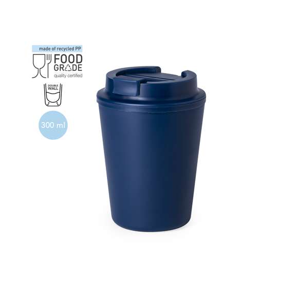 Vaso térmico fabricado en resistente PP de doble pared y 300ml de capacidad de color mate. Tapa con dosificador y abrefácil, libre de BPA. Es ideal para tener en tu escritorio, mesa o en cualquier superficie donde disfrutar tranquilamente de tu bebida favorita. Con certificación Food Grade, garantizando la seguridad cuando los alimentos entran en contacto con el material usado para fabricar el producto. El PP reciclado es un plástico reciclado y altamente reciclable, de gran resistencia y apto para multitud de aplicaciones.