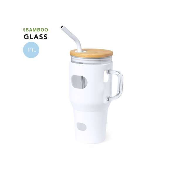 Tarro de gran capacidad (1,1 l) con cuerpo fabricado en resistente cristal, que ofrece una resistencia y durabilidad excepcionales, alargando su vida útil y pudiendo ser reutilizado infinidad de veces. Incluye asa para cómodo transporte y funda protectora en suave silicona. Tapa en bambú a presión, con orificio para pajita, y pajita reutilizable de acero inoxidable, con la punta recubierta en silicona para disfrutar de las bebidas de manera cómoda y segura.Presentado en caja individual de diseño kraft.