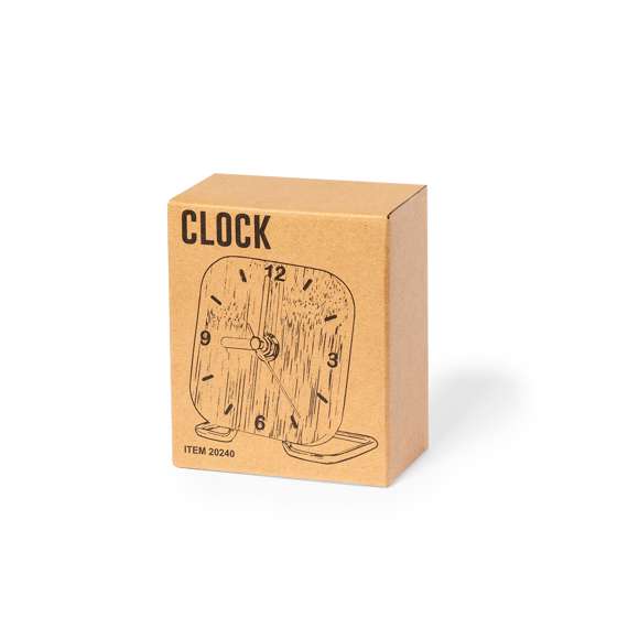 Reloj de mesa fabricado en bambú barnizado y resistente acero inoxidable. Un accesorio decorativo que no podrá faltar en su mesa. Alimentación a pilas (1xAA No incluida). Presentado en caja individual de diseño kraft.Materiales como el bambú fomentan la utilización de materias primas naturales reduciendo las emisiones contaminantes. Además, el bambú proviene de una planta de gran resistencia y versatilidad, con crecimiento y regeneración rápida, siendo una excelente alternativa al uso de madera tradicional.