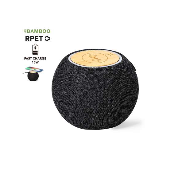 Altavoz multifunción con conexión Bluetooth. Con carga inalámbrica de 15W para dispositivos con tecnología Qi. Carcasa fabricada en bambú y poliéster RPET, 5W de potencia, batería de 1200 mAh y conexión Bluetooth 5.0. Incluye cable cargador Tipo C. Con distintivo RPET y presentado en caja individual de diseño kraft. Disponible manual de instrucciones en español e inglés.El material RPET se elabora a partir de plástico reciclado, para así fomentar la reutilización de residuos plásticos y ayudar a la sostenibilidad del planeta.