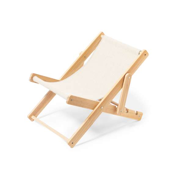 Ingeniosa silla de mascotas, con estructura fabricada en sólida madera y asiento en confortable tejido canvas, de acabado suave y resistente. Dseñada para un óptimo descanso de las mascotas y con distintos niveles de altura. Presentada en una caja individual kraft.