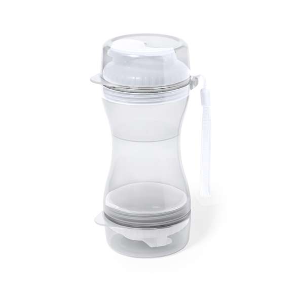 Práctico set de mascotas fabricado en resistente ABS. Con dos compartimentos separados de 330 ml y 280 ml, con tapón de rosca para mayor seguridad y dosificadores incluidos. Además, cuenta con dos tapaderas para usar como cuenco. Presentado individualmente en caja de diseño kraft.