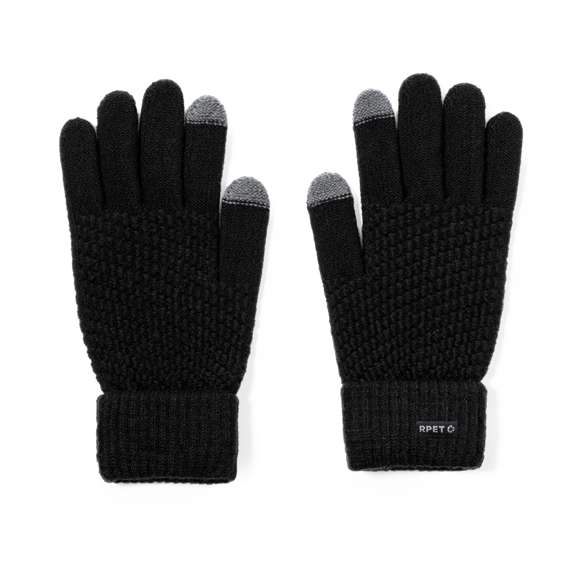 Práctico par de guantes para dispositivos con pantalla táctil. De cálido y suave acabado poliéster RPET. Función táctil en dedos índice y pulgar. Talla única adulto, con logotipo RPET en etiqueta exterior.El material RPET se elabora a partir de plástico reciclado, para así fomentar la reutilización de residuos plásticos y ayudar a la sostenibilidad del planeta.