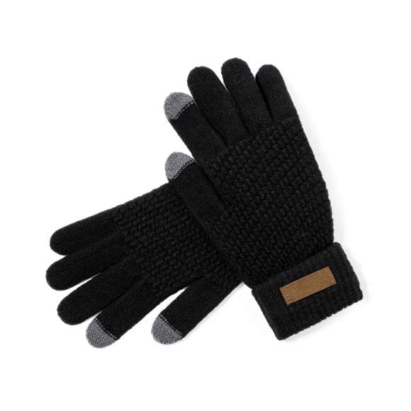 Práctico par de guantes para dispositivos con pantalla táctil. De cálido y suave acabado poliéster RPET. Función táctil en dedos índice y pulgar. Talla única adulto, con logotipo RPET en etiqueta exterior.El material RPET se elabora a partir de plástico reciclado, para así fomentar la reutilización de residuos plásticos y ayudar a la sostenibilidad del planeta.