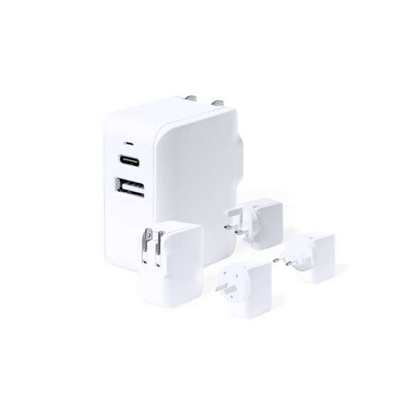 Completo adaptador de enchufes, de diseño compacto y portable. Con salidas USB y Tipo C, especialmente indicado para viajes y con adaptadores multi región para USA, Europa, Asia, Reino Unido y Australia. Indicador LED de encendido y presentado individualmente en caja de diseño kraft.