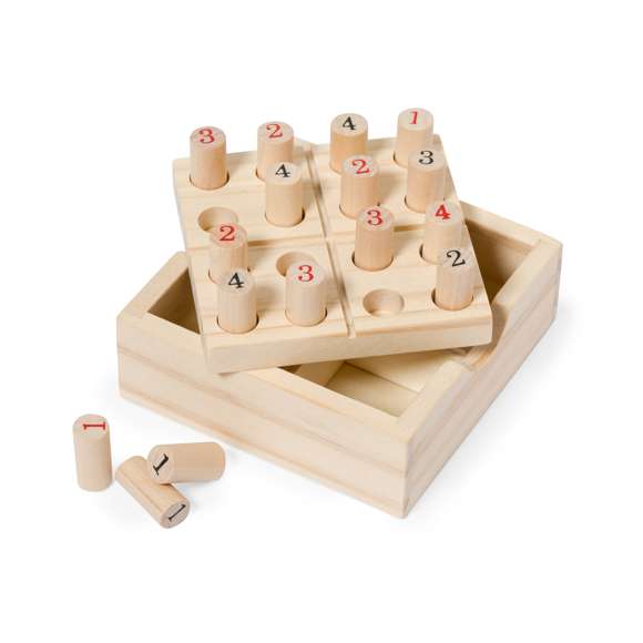 Juego de habilidad sudoku fabricado en suave madera. Incluye 16 fichas de madera numeradas, en estuche de madera con tapa-tablero. Con reglas del juego en español e inglés. Presentado individualmente en caja de diseño kraft.