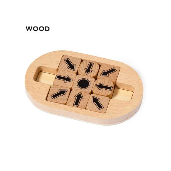 Juego de habilidad fabricado en madera, compuesto por 9 piezas y un tablero. El desafío consiste en deslizar las 8 piezas con flechas por el tablero para ordenarlas apuntando a la ficha con un punto, ofreciendo destreza y estrategia. Presentado individualmente en una caja de diseño kraft.