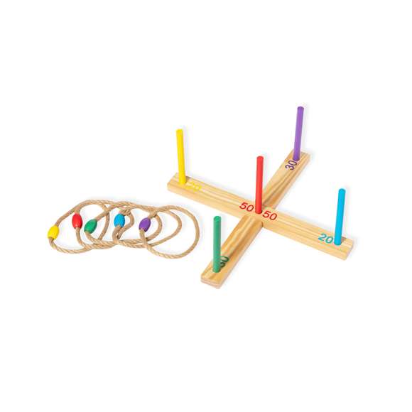 Juego de puntería fabricado en madera. Consiste en colar los aros de cuerda en la base con palos del mismo color (cada color tiene una puntuación diferente). Compacto y cómodo de montar, incluye 12 piezas. Con instrucciones en español e inglés. Presentado individualmente en una caja de diseño kraft.