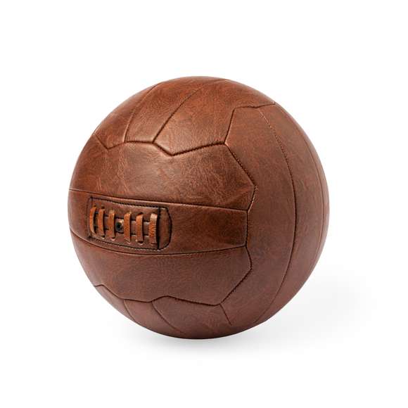 Balón de futbol de diseño retro fabricado en resistente polipiel. Con diseño inspirado en los antiguos balones de cuero y válvula reforzada con un cordón en el mismo material. Ideal para exposición o para disfrutar del juego. Presentación desinflado y en bolsa individual reciclada.