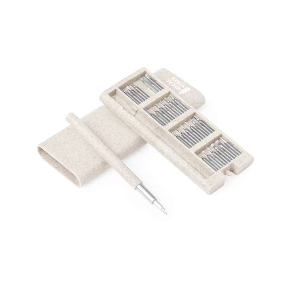 Práctico set de herramientas fabricado en caña de trigo y troquelado interior para un perfecto ajuste. Incluye un destornillador de precisión con 24 accesorios, compuesto por diversas puntas: philips, allen y planas. Con logotipo caña de trigo incluido. Presentado individualmente en caja de diseño kraft. La caña de trigo fomenta la utilización de materias primas naturales, reduciendo así las emisiones contaminantes.