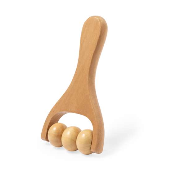 Masajeador elaborado en madera natural. Diseñado para proporcionar alivio y bienestar. Su empuñadura ergonómica garantiza un manejo cómodo, mientras que sus tres rodillos de madera ofrecen eficiencia y un masaje revitalizante, liberando la tensión muscular. Presentado individualmente en caja de diseño kraft.