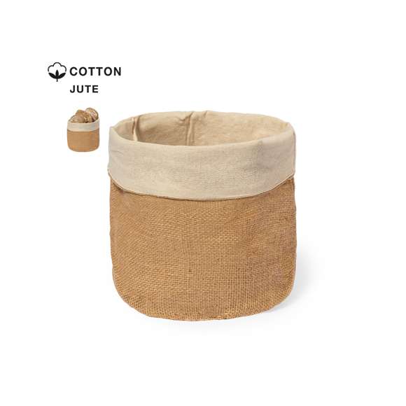 Panera elaborada con suave algodón 100% en el interior y yute en el exterior, con un diseño redondo. Presentada en bolsa individual reciclada.