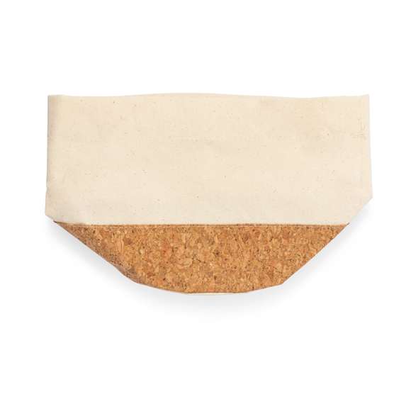 Panera elaborada con suave algodón 100% y corcho en la base, con un diseño redondo. Presentada en bolsa individual reciclada.Elaborado con elementos vegetales para así fomentar la utilización de materias primas naturales y reducir las emisiones contaminantes.