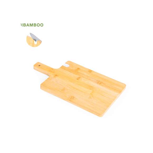 Tabla afilador fabricada en bambú de suave y resistente acabado. Con práctico afilador de cuchillo en el borde para obtener un corte siempre preciso y mango para un fácil manejo. Presentada individualmente en caja de diseño kraft. Materiales como el bambú fomentan la utilización de materias primas naturales, reduciendo las emisiones contaminantes. Proviene de una planta de gran resistencia y versatilidad, con crecimiento y regeneración rápidos, siendo una excelente alternativa al uso de madera tradicional.
