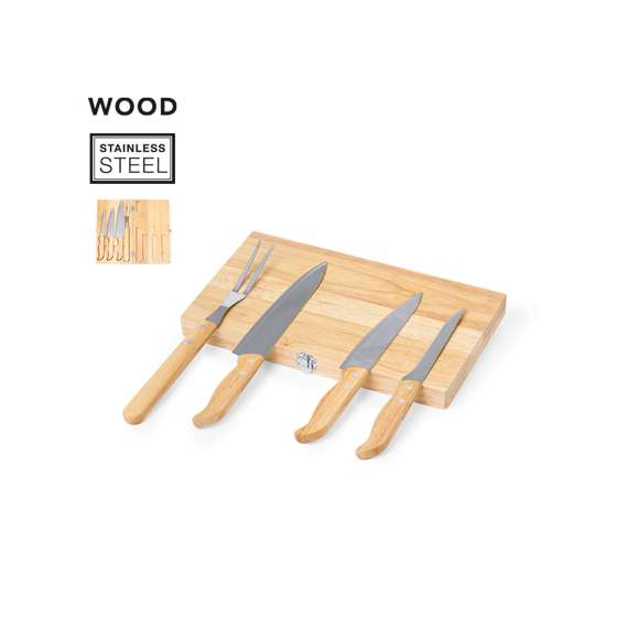 Set de cuchillos hechos en madera natural y acero inox, en estuche de madera troquelado con cierre metálico. Incluye: trinchador, cuchillo para deshuesar, cuchillo para filetear y cuchillo cocinero. Presentado en caja de diseño kraft.