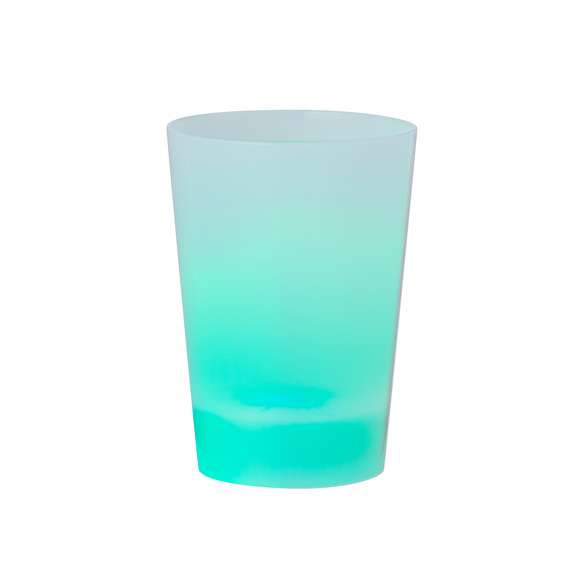 Original vaso iluminado por luces LEDs, de 340 ml de capacidad fabricado en PS. Con pila de botón incluida para iluminar cualquier bebida deseada, animando cualquier evento. Se activa desde el botón que tiene en la base poder poner diversos colores. Presentado en una caja de diseño kraft.