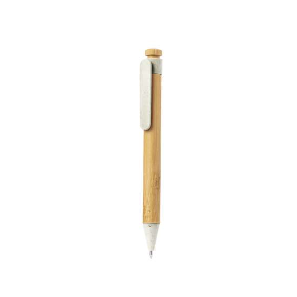 Bolígrafo con mecanismo pulsador de bambú y caña de trigo. Cuerpo en bambú, con accesorios a juego en caña de trigo. Original clip tamaño XL, disponible en variada gama de colores de carga jumbo y en tinta azul.Materiales como el bambú fomentan la utilización de materias primas naturales, reduciendo las emisiones contaminantes. Proviene de una planta de gran resistencia y versatilidad, con crecimiento y regeneración rápidos, siendo una excelente alternativa al uso de madera tradicional.