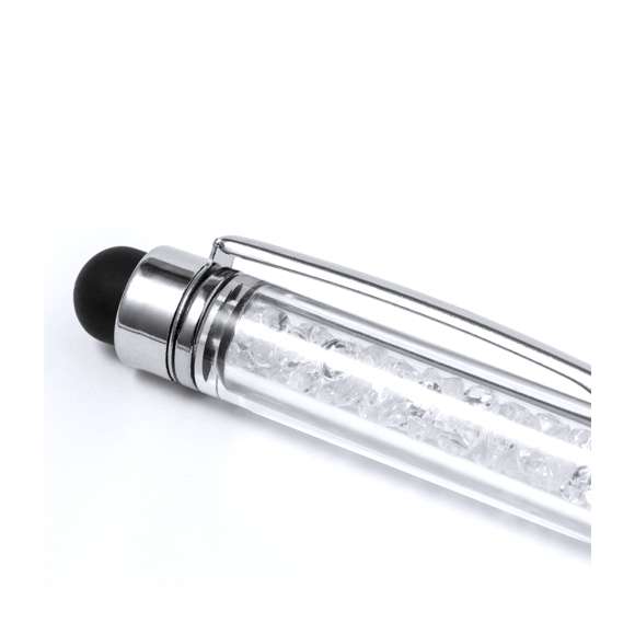 Elegante bolígrafo puntero de bambú. Estructura elaborada en bambú con una cápsula transparente que alberga cristales con forma de diamantes. Este elegante bolígrafo cuenta también con un puntero en la parte superior, clip y elementos decorativos metálicos. Con mecanismo giratorio y en tinta azul. Materiales como el bambú fomentan la utilización de materias primas naturales, reduciendo las emisiones contaminantes. Proviene de una planta de gran resistencia y versatilidad, con crecimiento y regeneración rápidos, siendo una excelente alternativa al uso de madera tradicional.
