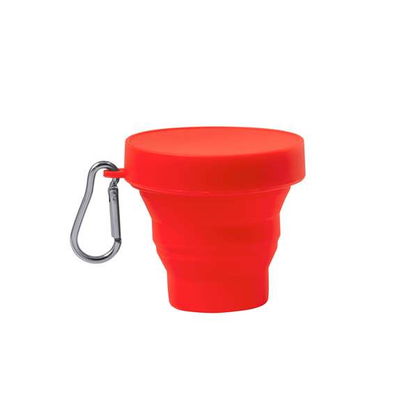 Vaso plegable de 160 ml de capacidad. Fabricado en silicona de alta calidad con tapón a juego. Con cuerpo flexible de acabado mate, este vaso puede ser plegado para un cómodo y sencillo almacenamiento. Incluye mosquetón metálico para fácil transporte. Libre de BPA. Disponible en variada gama de colores. Presentado en caja diseño kraft.