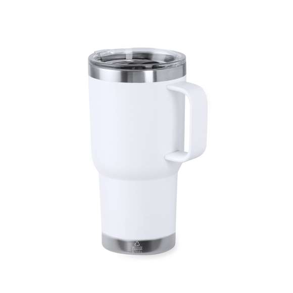 Taza térmica fabricada en acero inox reciclado, con doble pared y 600 ml de capacidad en color mate. Incluye tapa con cierre a presión, dosificador de fácil apertura y asa rígida para mayor comodidad. Es ideal para tener en tu escritorio, mesa o en cualquier superficie donde disfrutar tranquilamente de tu bebida favorita. Con logotipo Acero Inox Reciclado. El acero es uno de los materiales más demandados y que puede encontrarse casi en todas partes, desde productos de uso diario a grandes construcciones. Con innumerables propiedades, entre las que cabe destacar la durabilidad y su alto grado de reutilización, convirtiéndolo en una alternativa muy valorada en soluciones de sostenibilidad. Debidamente tratado, permite obtener nuevos recursos de infinita utilización