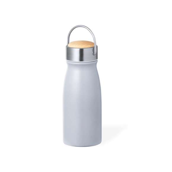 Bidón térmico de doble capa con original estilo y 350 ml de capacidad. Cuerpo en acero inox con tapón de seguridad a rosca en acero inox, con detalle en madera y asa integrada. Disponible en variada gama de colores. Presentado en caja individual de diseño eco en cartón kraft.