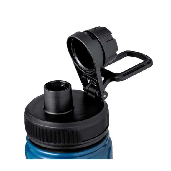 Bidón térmico de acero inox, con doble pared y 550 ml de capacidad. Incluye tapa de cierre a rosca para un óptimo sellado, con dosificador y asa para transporte ajustable. Disponible en variada gama de colores y presentado en atractiva caja de diseño kraft.