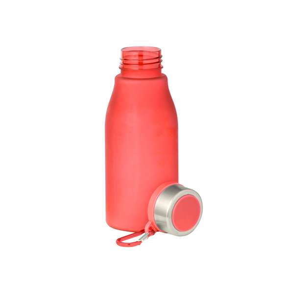 Bidón en RPET de 370 ml de capacidad. Tapón de seguridad de rosca en acero inox y práctico mosquetón metálico con color a juego del bidón. Disponible en variada gama de colores solidos en acabado mate. Libre de BPA y presentado en atractiva caja de diseño kraft. El material RPET se elabora a partir de plástico reciclado, para así fomentar la reutilización de residuos plásticos y ayudar a la sostenibilidad del planeta.