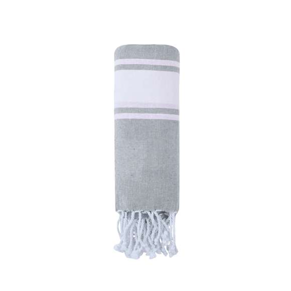 Mochila pareo de 180x90cm en resistente algodón reciclado de 170g/m2 en variados colores. Con plegado especial que la convierte en mochila de cuerdas para cómodo transporte. Con logotipo algodón reciclado en etiqueta exterior. Presentado en bolsa individual.