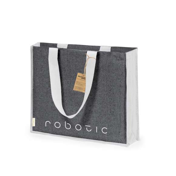 Bolsa en material 100% algodón reciclado de 140 g/m2 en combinación con el yute. Asas largas de 70cm con refuerzo, de acabado cosido y fuelle de yute. Logotipo en etiqueta lateral y resistencia hasta 8 kg de peso. Disponible en variada gama de colores nature con base de color natural.