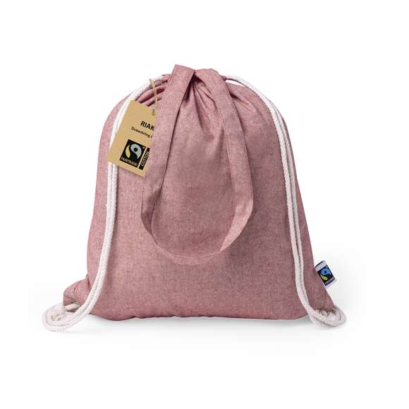 Mochila de cuerdas de línea nature, fabricada en 100% algodón de 140g/m2. Con certificación Fairtrade (Comercio Justo) un sistema comercial solidario y alternativo al convencional que persigue el desarrollo de los pueblos y la lucha contra la pobreza. De acabado cosido, cordones de algodón color natural con argollas metálicas y asas de transporte. Disponible en distintos y llamativos colores. Resistencia hasta 6kg de peso. Incluida etiqueta Fairtrade y etiqueta con logotipo en cartón reciclado.