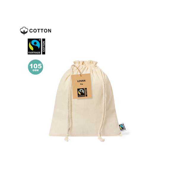 Bolsa de línea nature, fabricada en 100% algodón de 105g/m2 de color natural. Con certificación Fairtrade (Comercio Justo) un sistema comercial solidario y alternativo al convencional que persigue el desarrollo de los pueblos y la lucha contra la pobreza. De acabado cosido, con cordón de autocierre. Incluida etiqueta Fairtrade y etiqueta con logotipo en cartón reciclado.