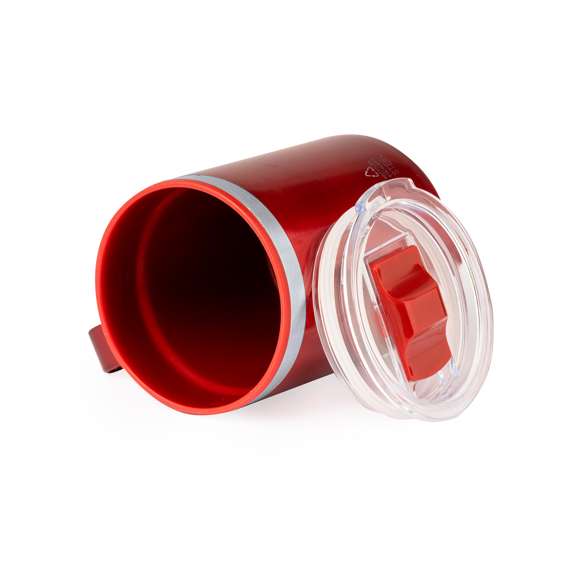 Taza térmica de sobremesa fabricada en acero inox reciclado, con doble pared y aislamiento de 400 ml. Incluye tapa con dosificador y abrefácil. Disponible en variada gama de colores metalizados. Con logotipo Acero Inox Reciclado. Presentada en atractiva caja de diseño kraft.El acero es uno de los materiales más demandados y que puede encontrarse casi en todas partes, desde productos de uso diario a grandes construcciones. Con innumerables propiedades, entre las que cabe destacar la durabilidad y su alto grado de reutilización, convirtiéndolo en una alternativa muy valorada en soluciones de sostenibilidad. Debidamente tratado, permite obtener nuevos recursos de infinita utilización.